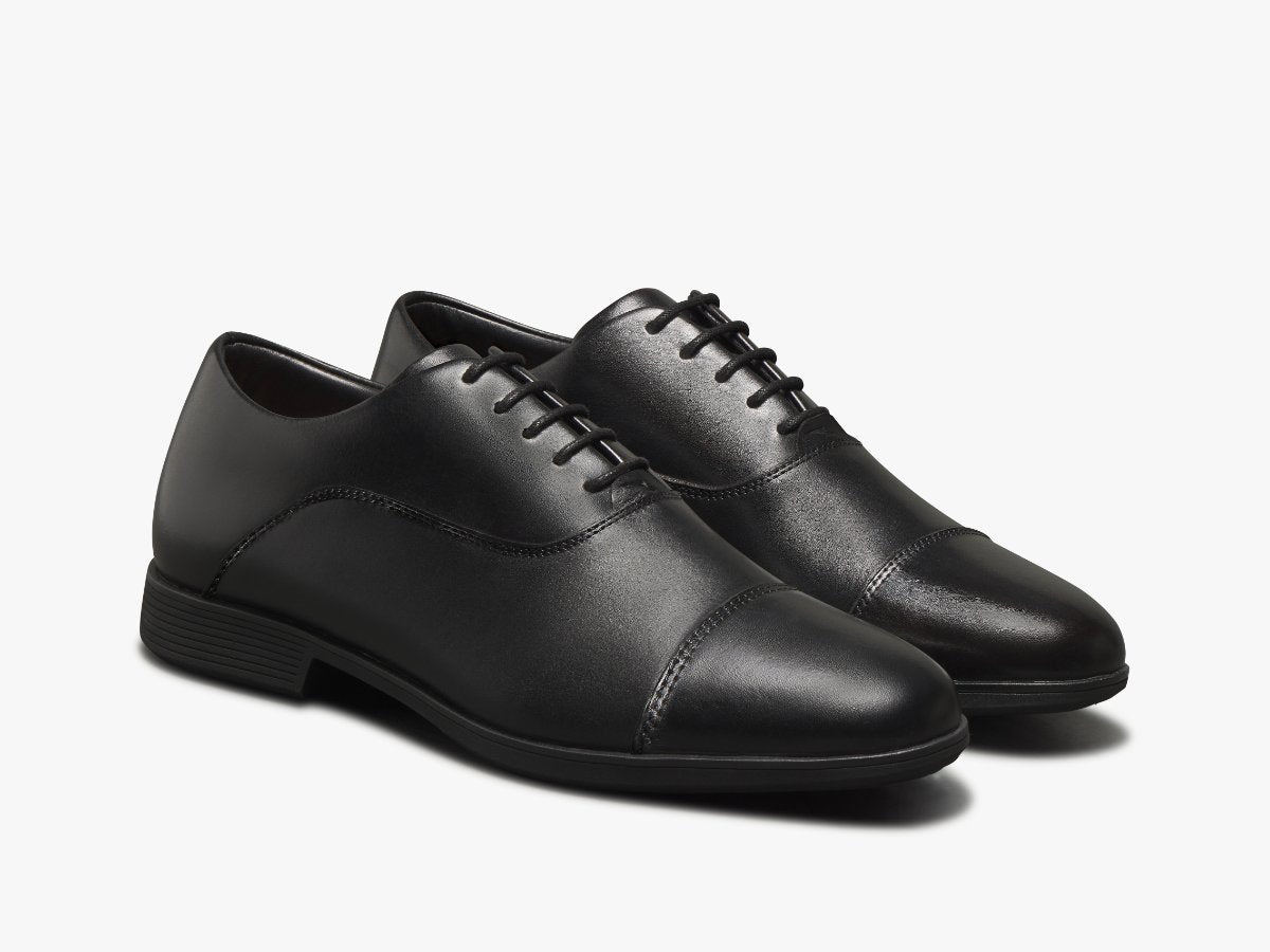 Capital Oxford in black