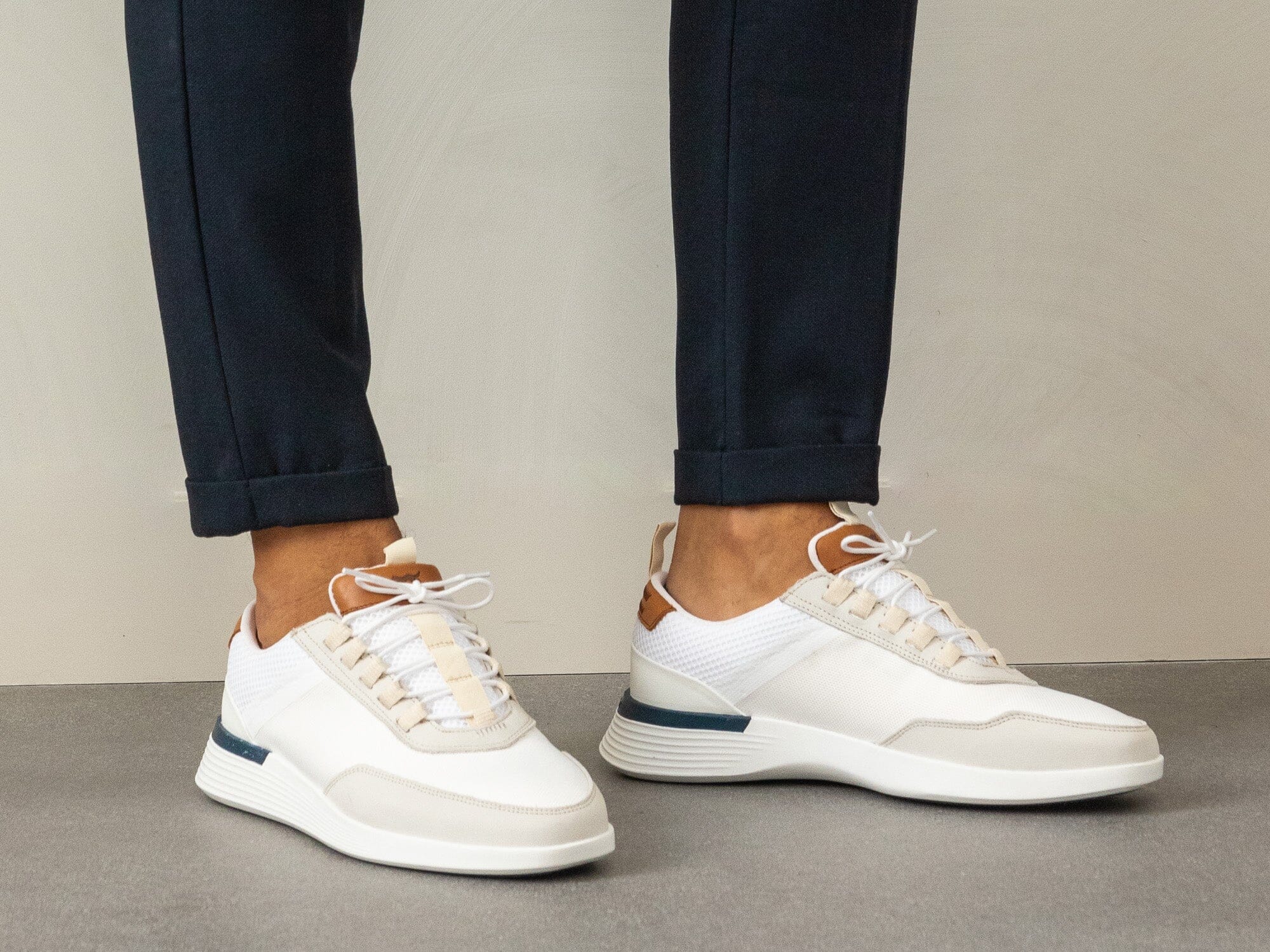 Crossover™ Trainer | Experience Victory | WOLF & SHEPHERD – Wolf & Shepherd