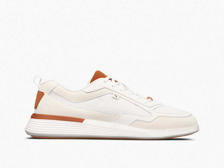 Crossover Runner Sport in White / White, side view