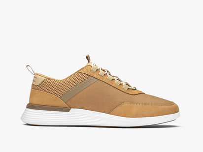 Mens Crossover™ Victory Trainer Sand / White  View 1