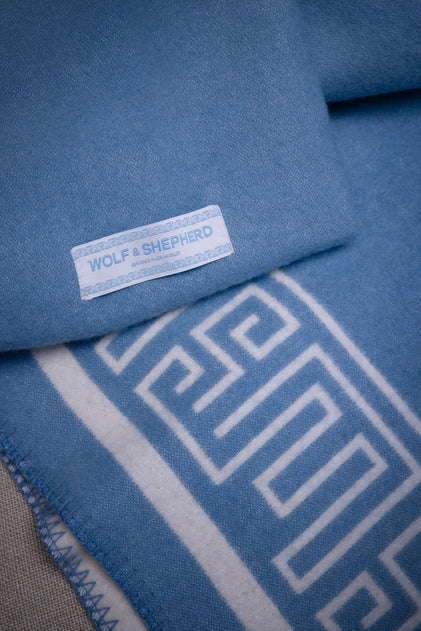 Mens The Shepherd Wool Throw Light Blue / Off-White  View 2
