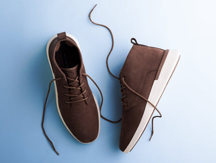 Mens Crossover™ Chukka Chocolate / Off-White  View 2
