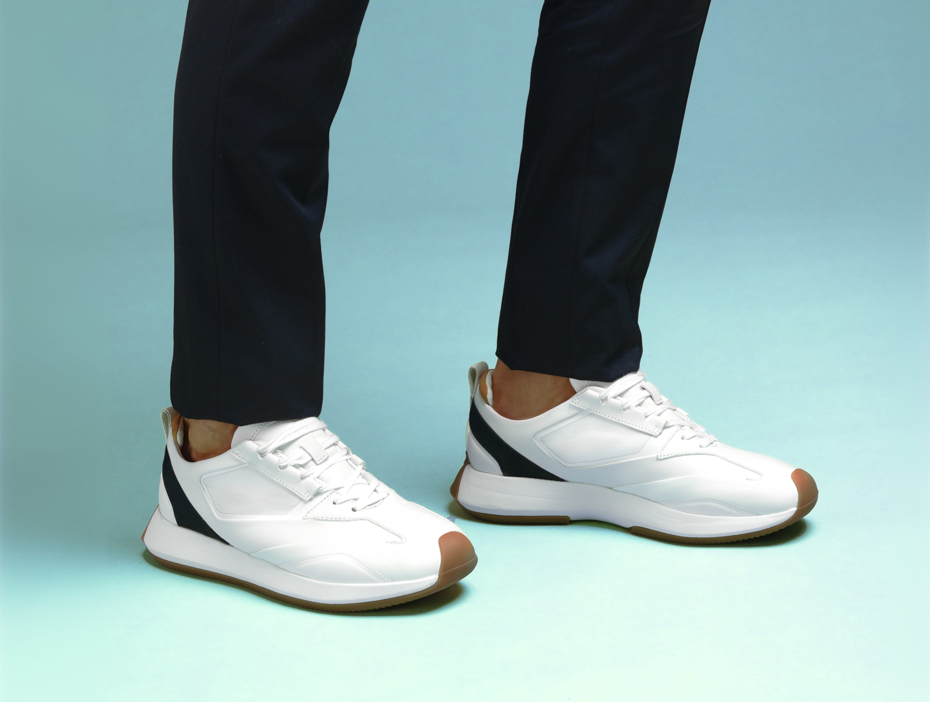 (取寄) メンズ マラソン トレーナー Wolf & Shepherd men Marathon Trainer White Marathon Trainer | The Ultimate Dress Sneaker | WOLF & SHEPHERD