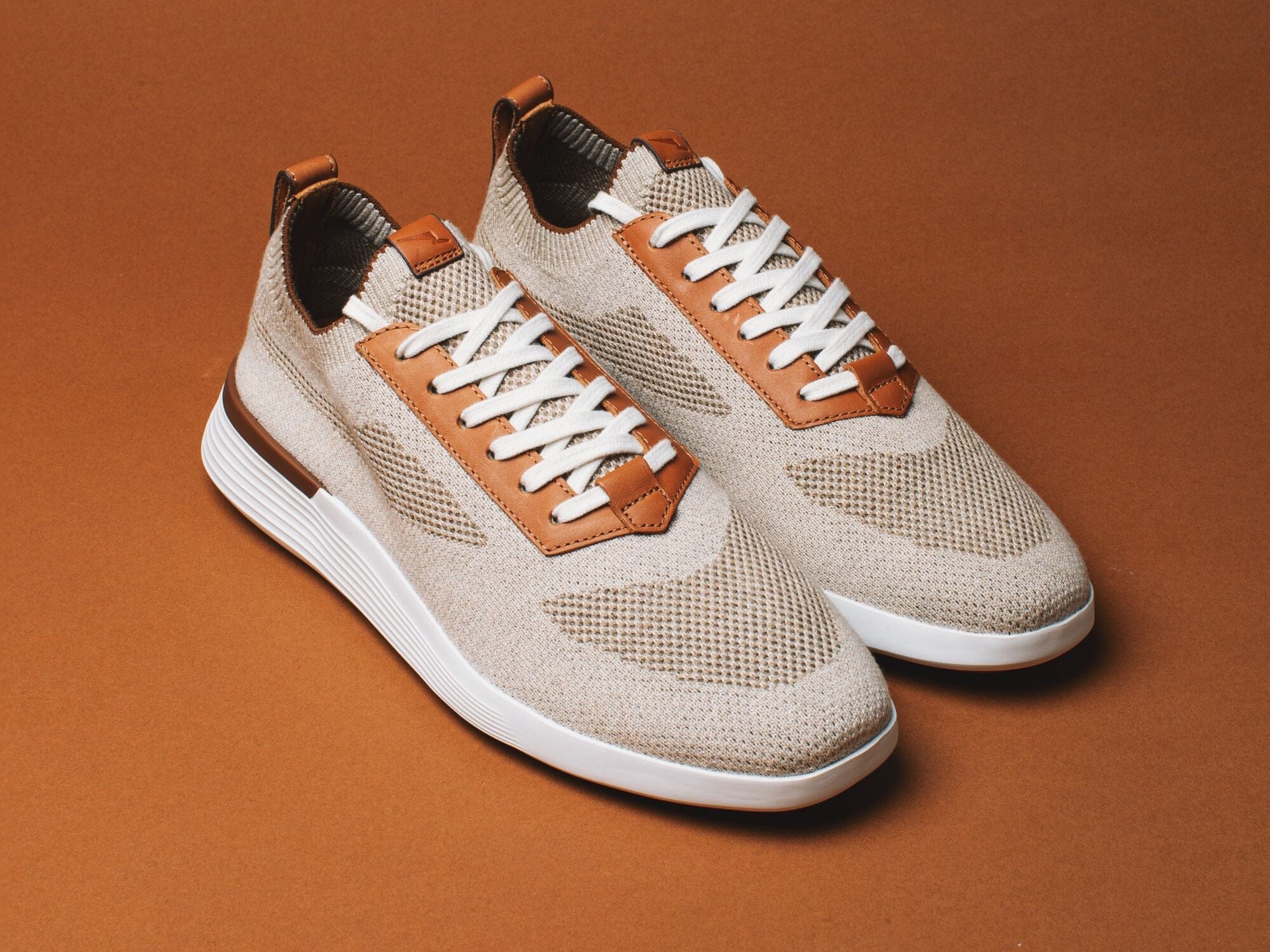 SupremeKnit™ Trainer | Supreme Comfort | WOLF & SHEPHERD – Wolf