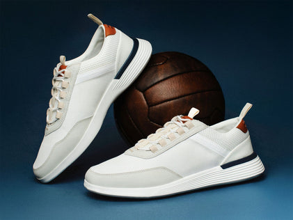 Mens Crossover™ Victory Trainer White / White  View 2