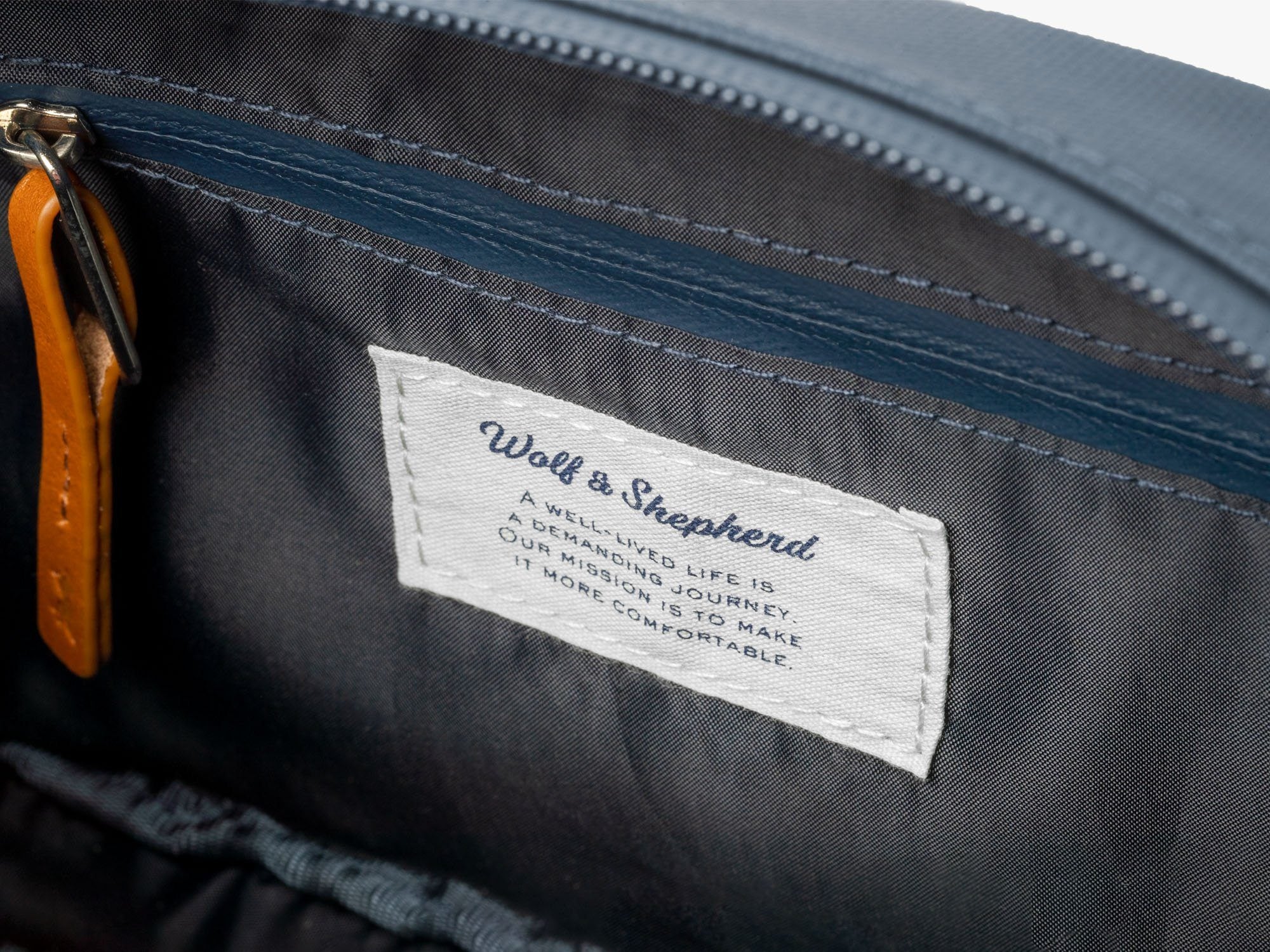Wolf & Shepherd Dopp Kit - Thumbnail 2