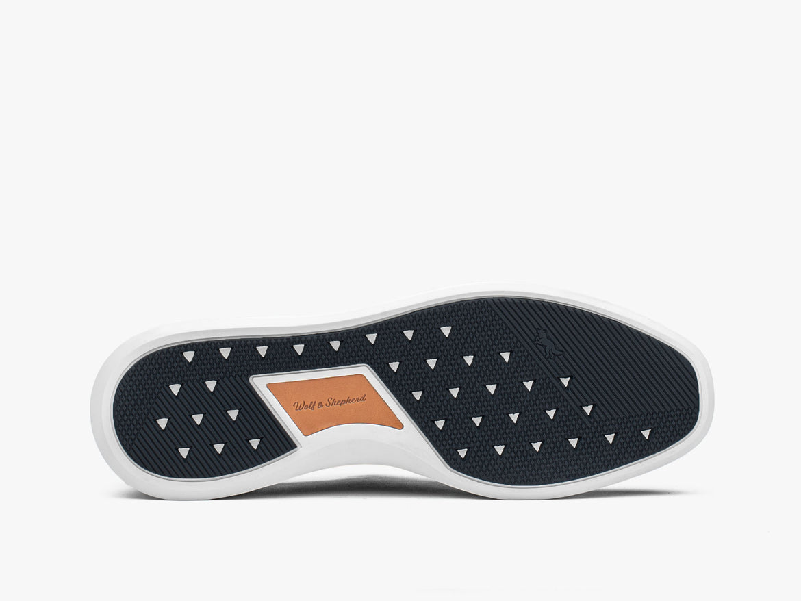 Crossover™ Trainer | Experience Victory | WOLF & SHEPHERD – Wolf & Shepherd