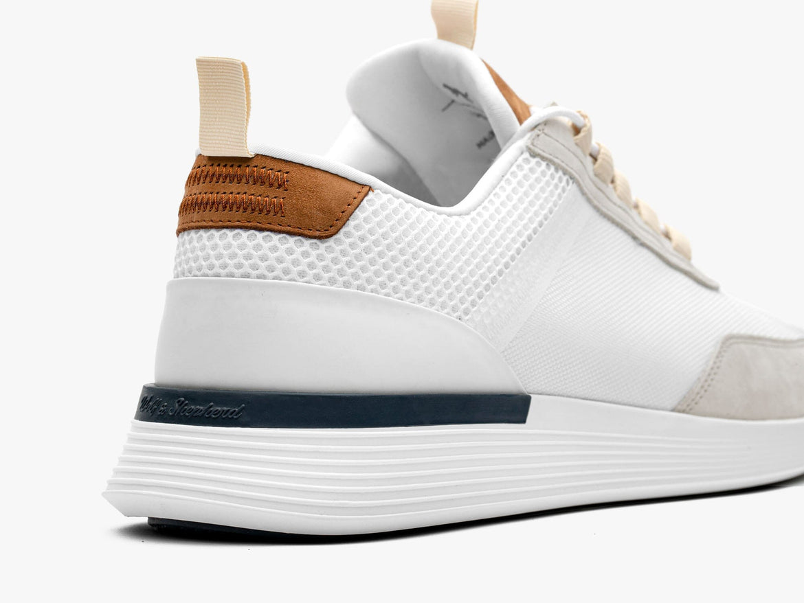 Crossover™ Trainer | Experience Victory | WOLF & SHEPHERD – Wolf & Shepherd